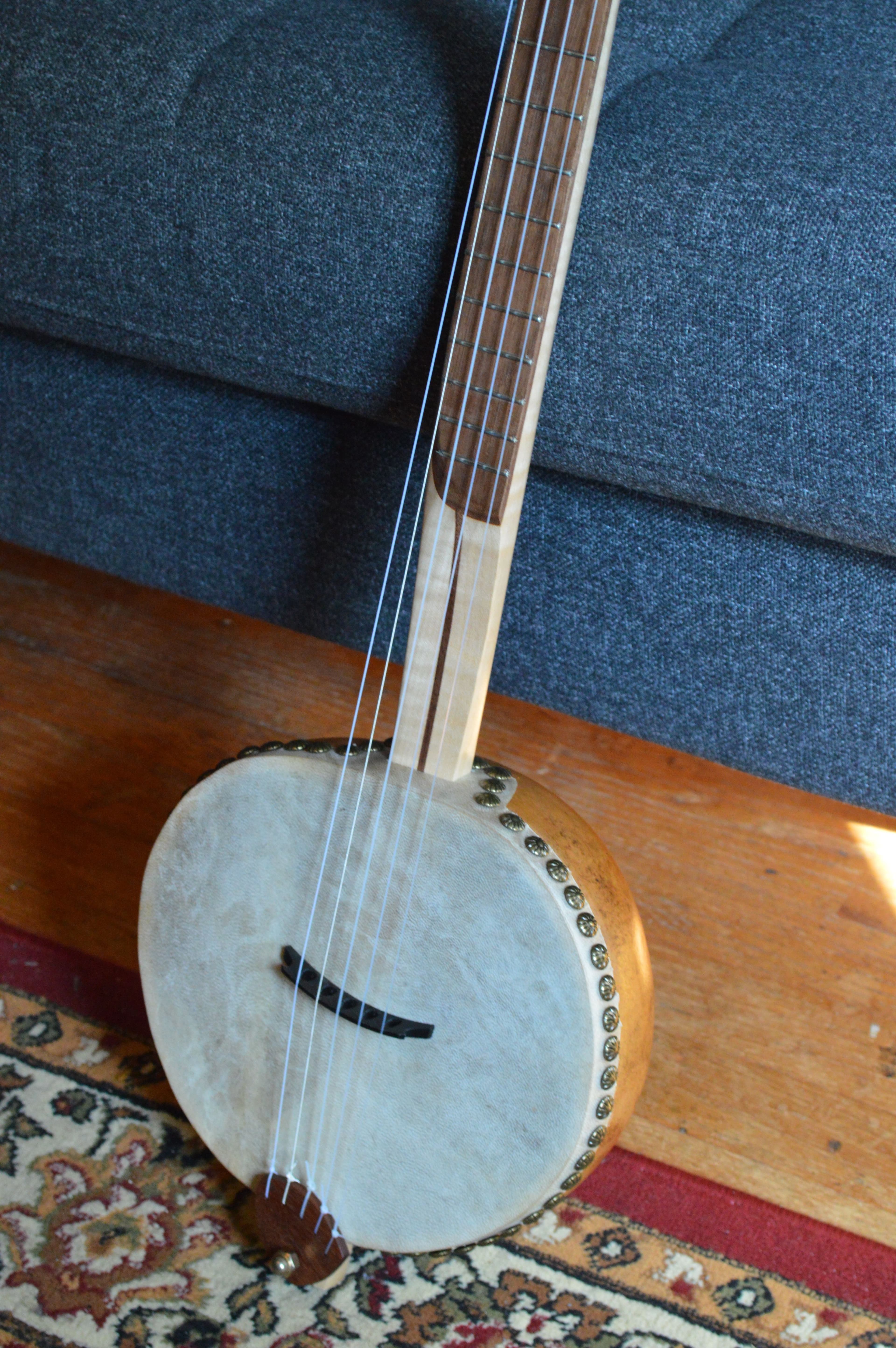 Maple banjo front